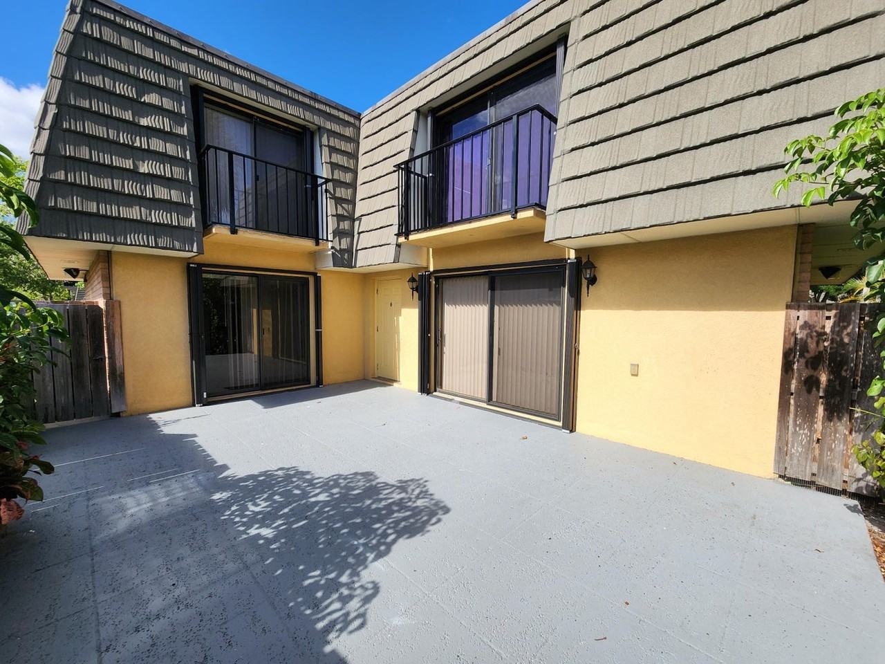 1626 16th Way #1626 - Photo 2 of 33