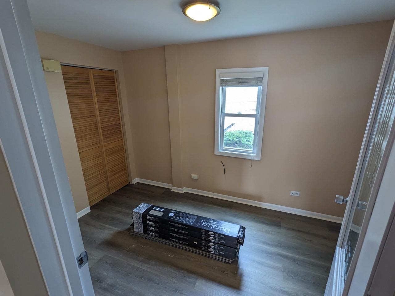 2426 W Moffat St #2 - Photo 6 of 9