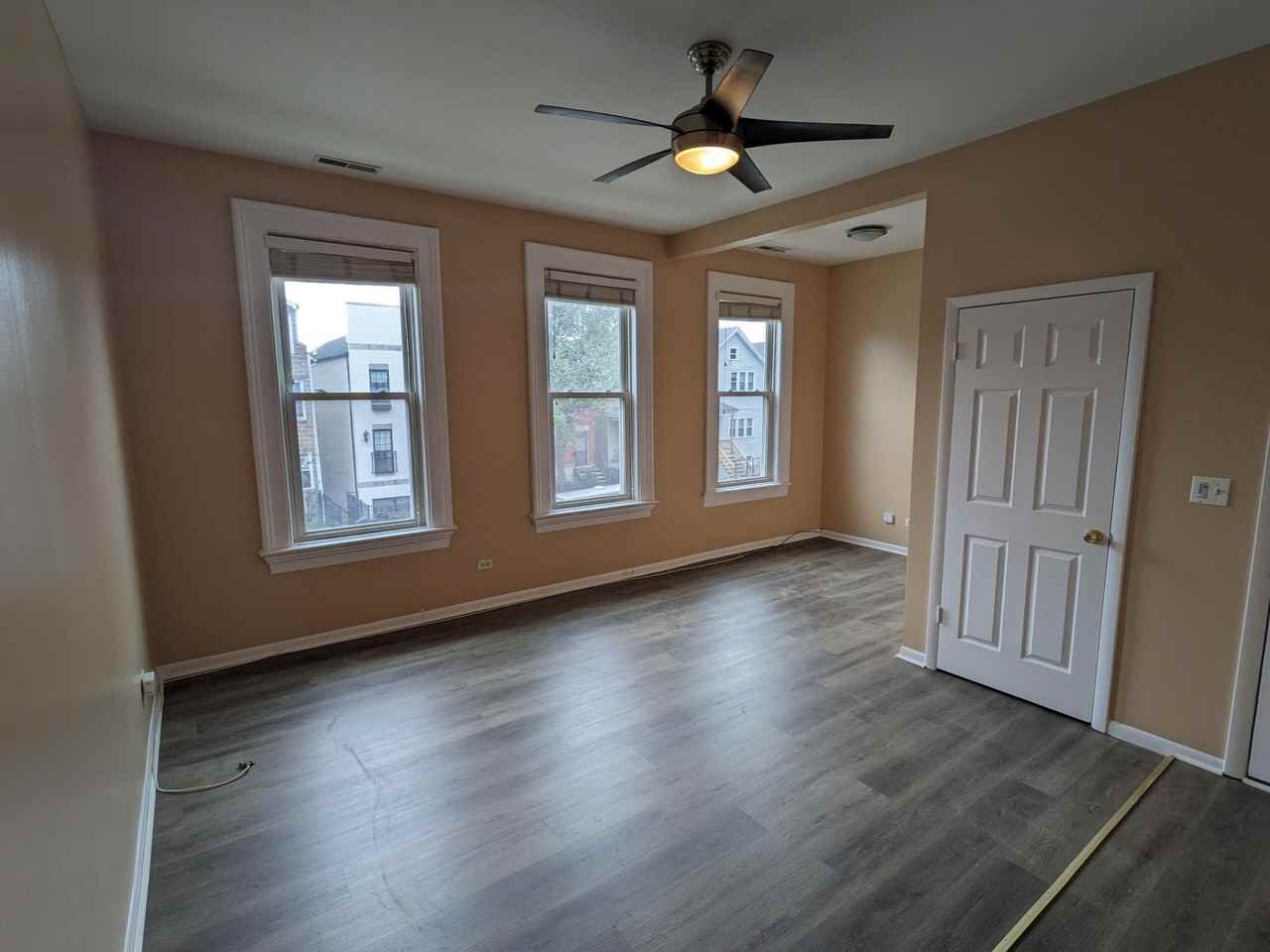 2426 W Moffat St #2 - Photo 7 of 9