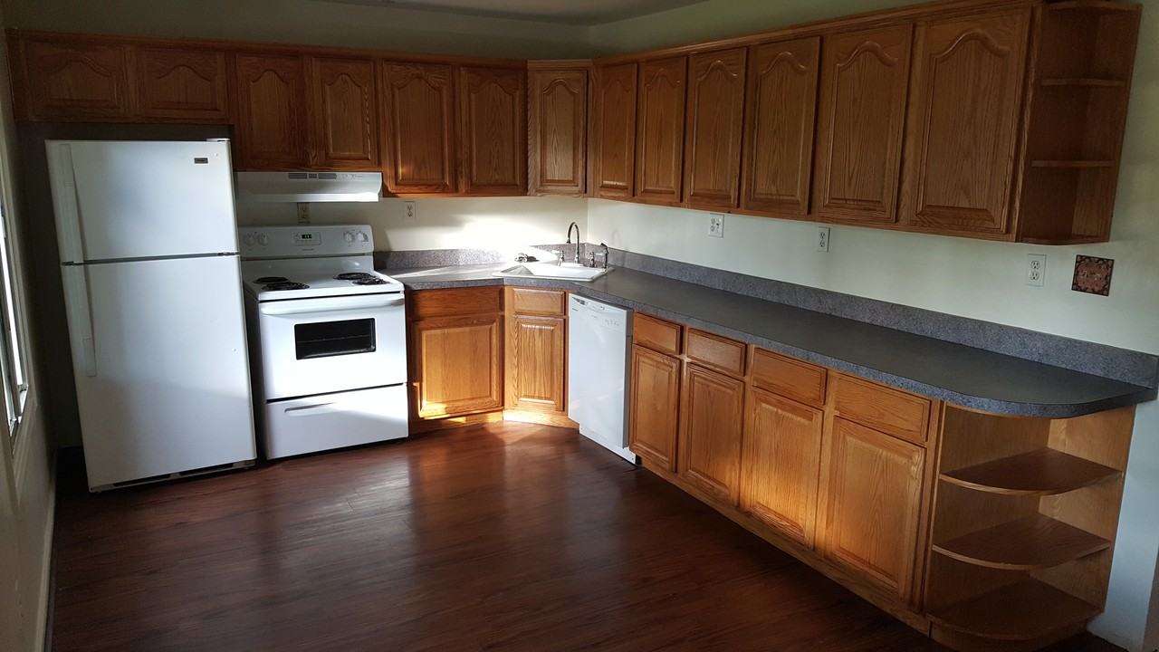 9967 Crusader Dr - Photo 3 of 14