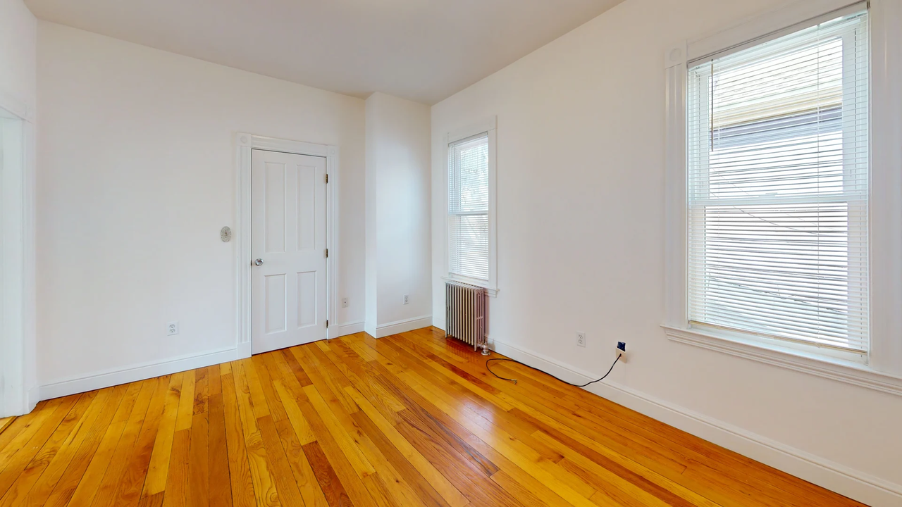 61 Museum St #2 - Photo 3 of 8