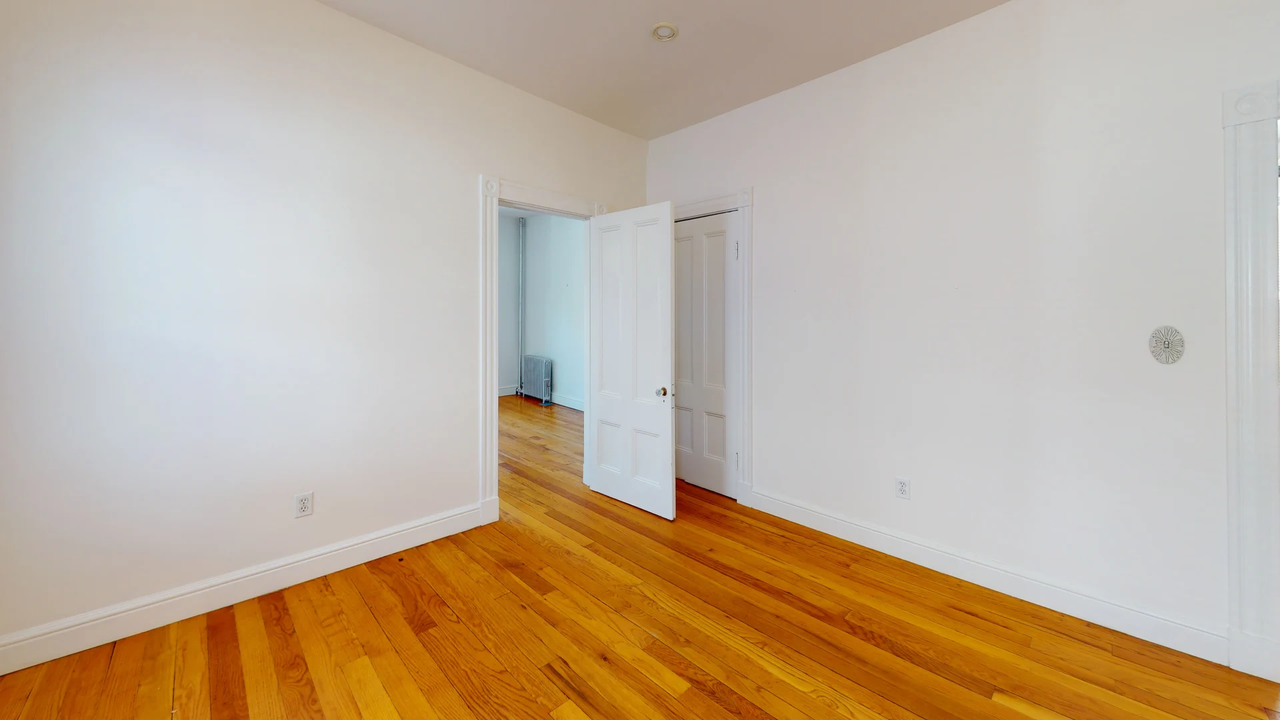 61 Museum St #2 - Photo 4 of 8