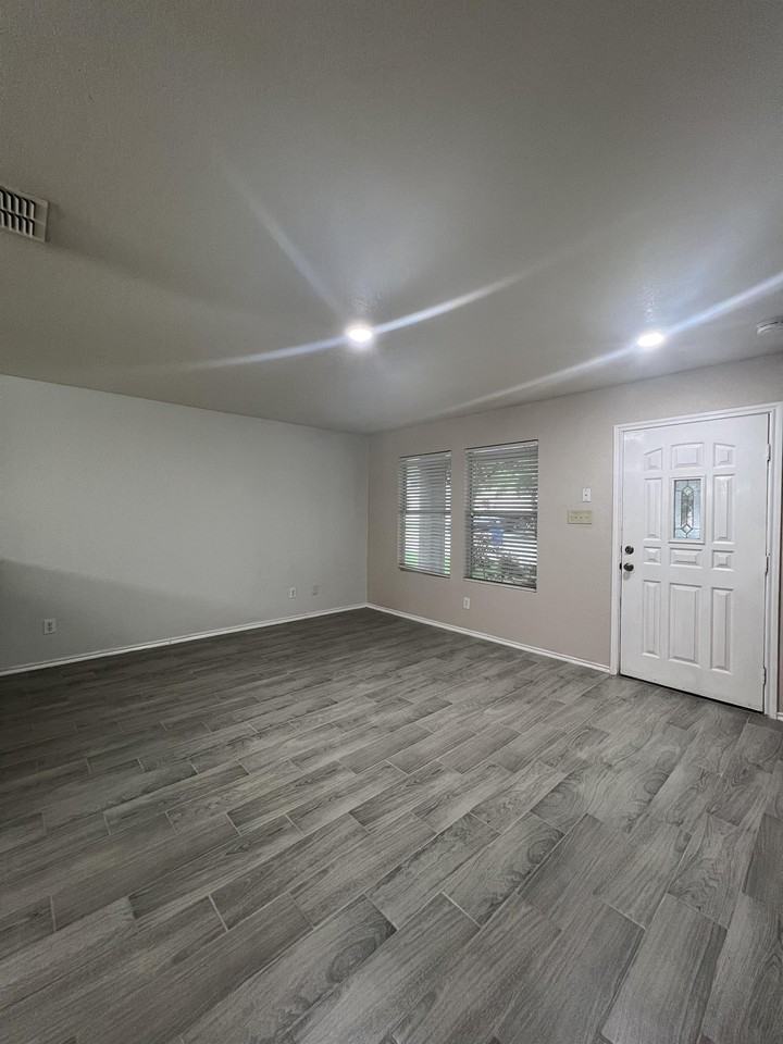 415 Shadbush St #1 - Photo 7 of 38