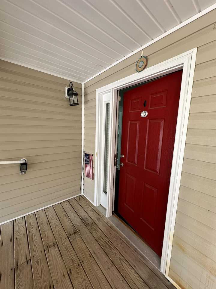 3326 Harbour Pointe Place - 1Unit 13 #1 - Photo 2 of 18