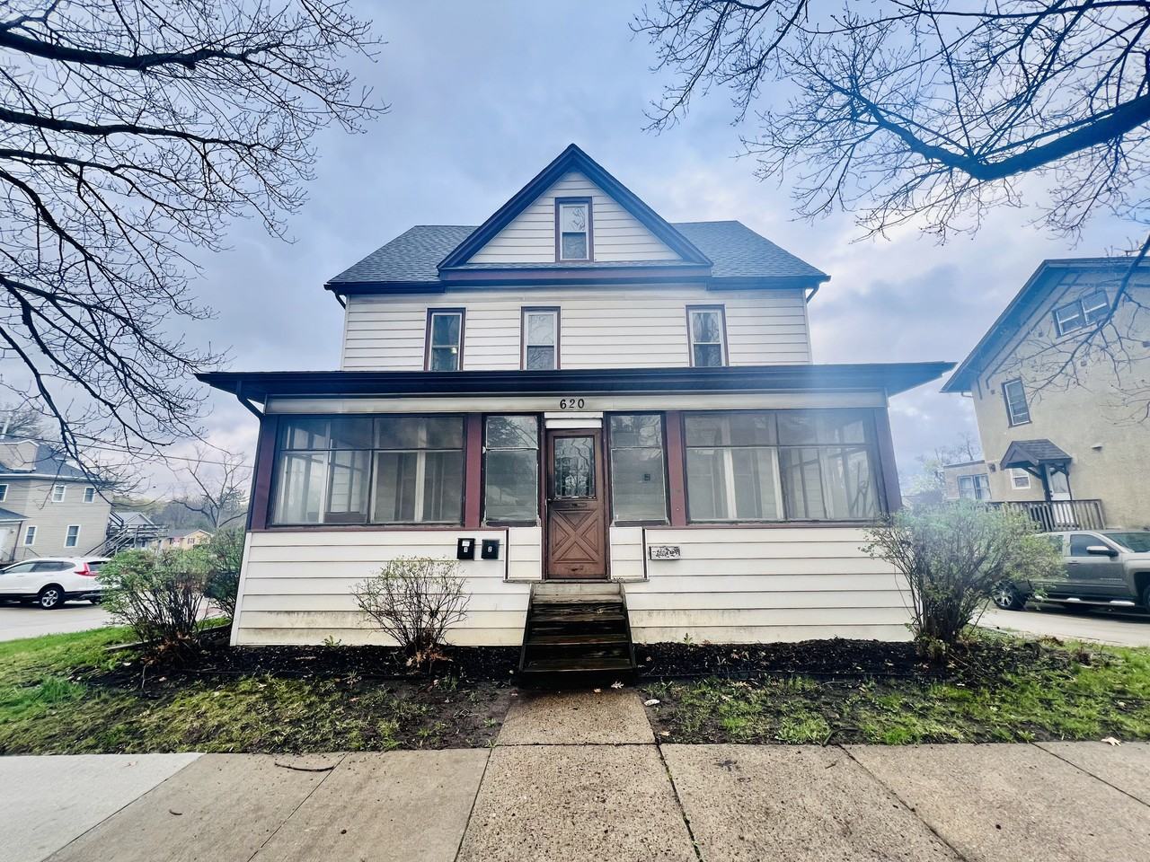 620 W Seerley - Photo 3 of 5