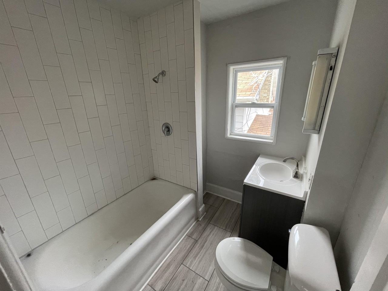1110 Erie Ave #1110 - Photo 5 of 10