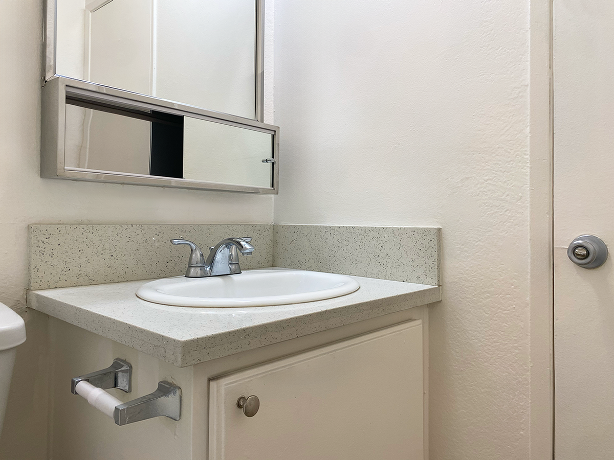 19330 Saticoy St - Photo 3 of 23