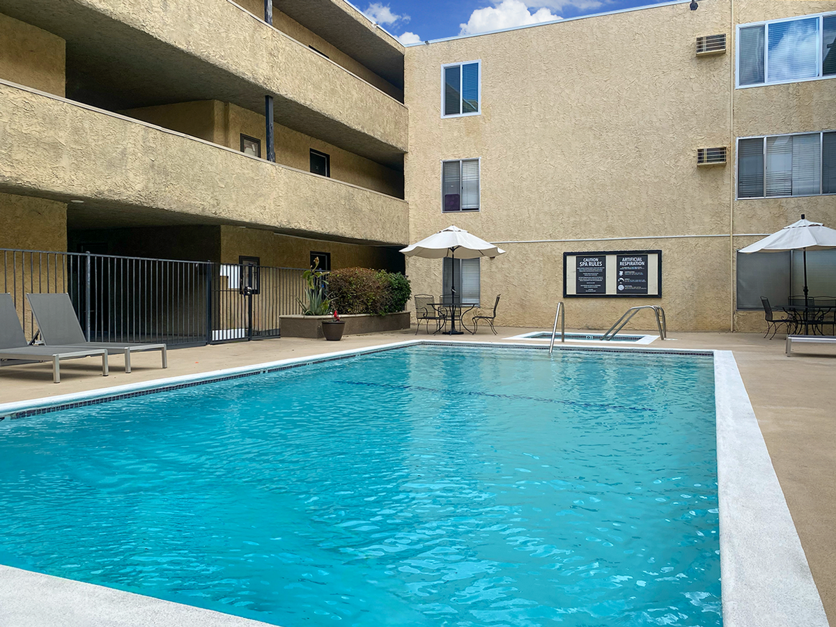 19330 Saticoy St - Photo 4 of 23