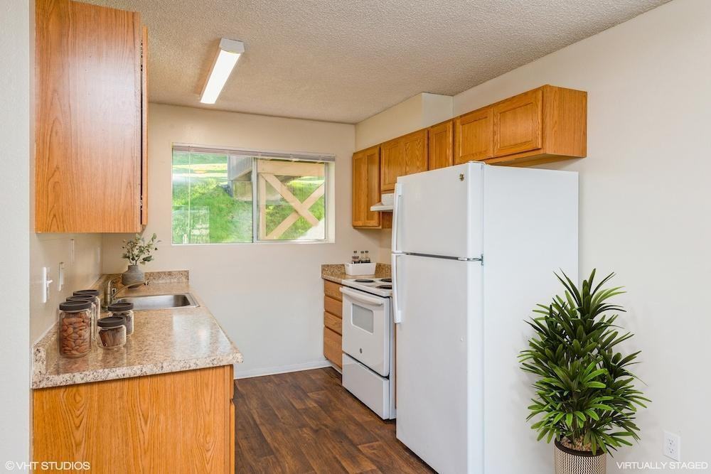 19630 Ash Crest Loop Ne - Photo 3 of 17