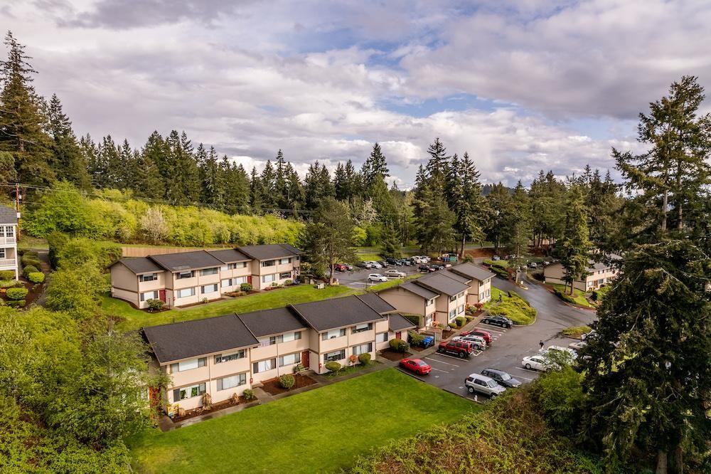 19630 Ash Crest Loop Ne - Photo 4 of 17