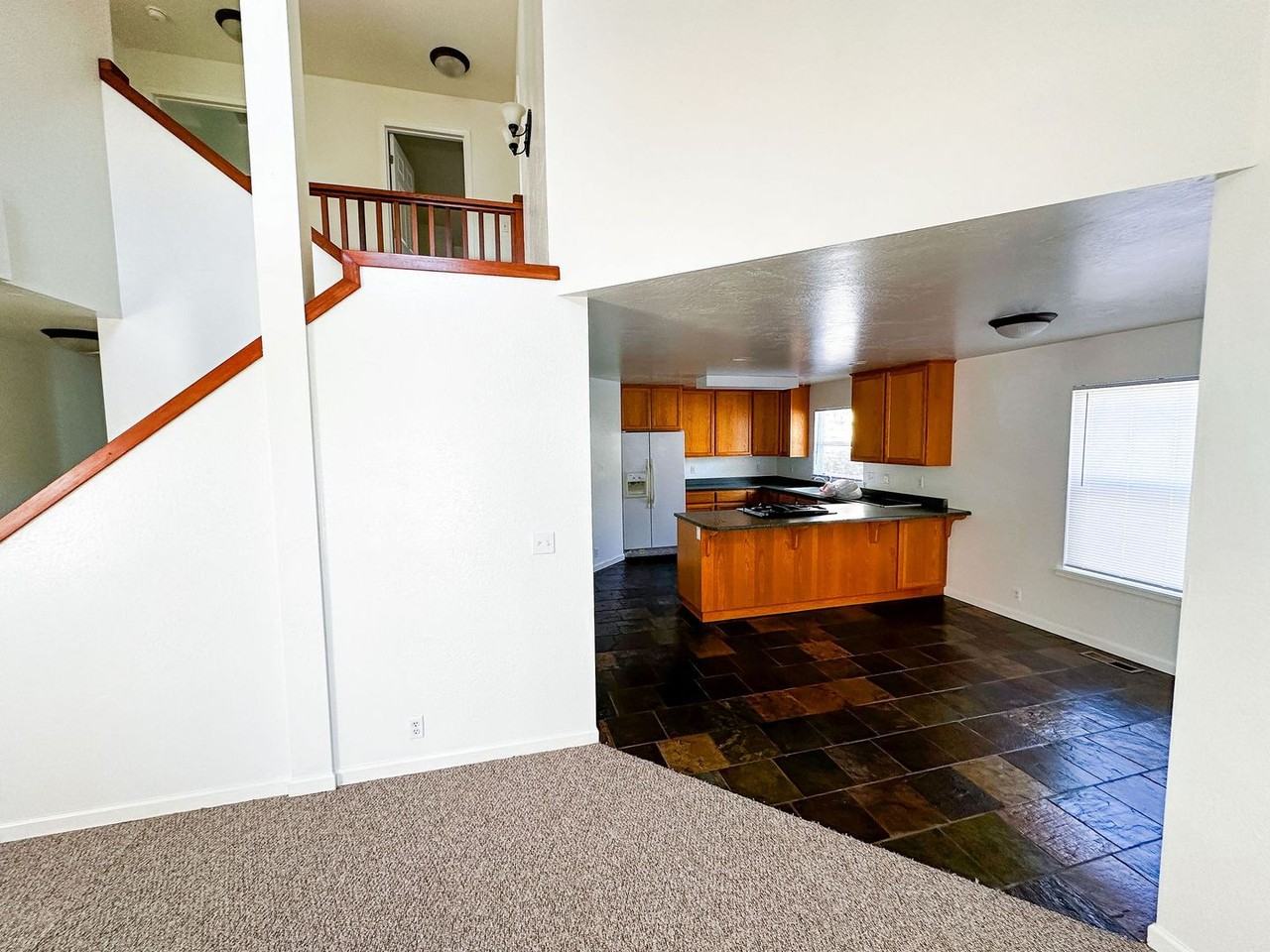 2750 Meadow Creek Way - Photo 5 of 16