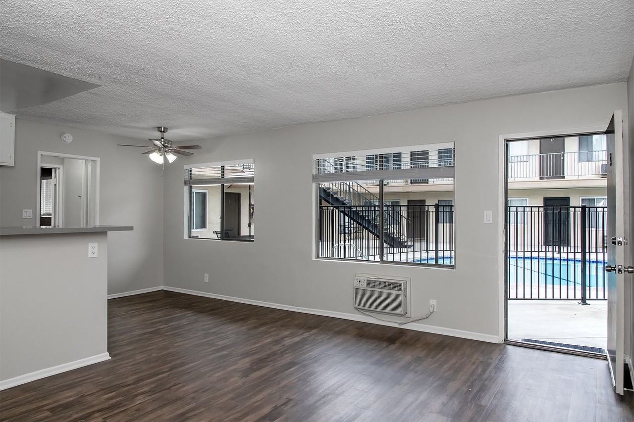 foo833 - Photo 4 of 14