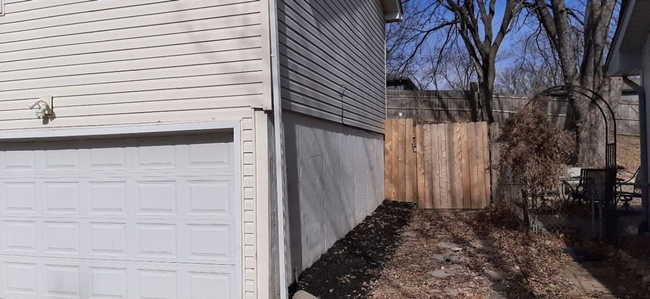 9408 Nw 59th Ter - Photo 2 of 41