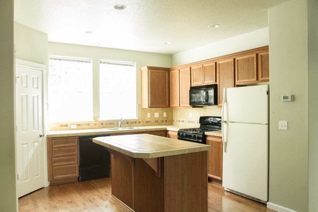 15305 Sw Diamond St - Photo 5 of 14