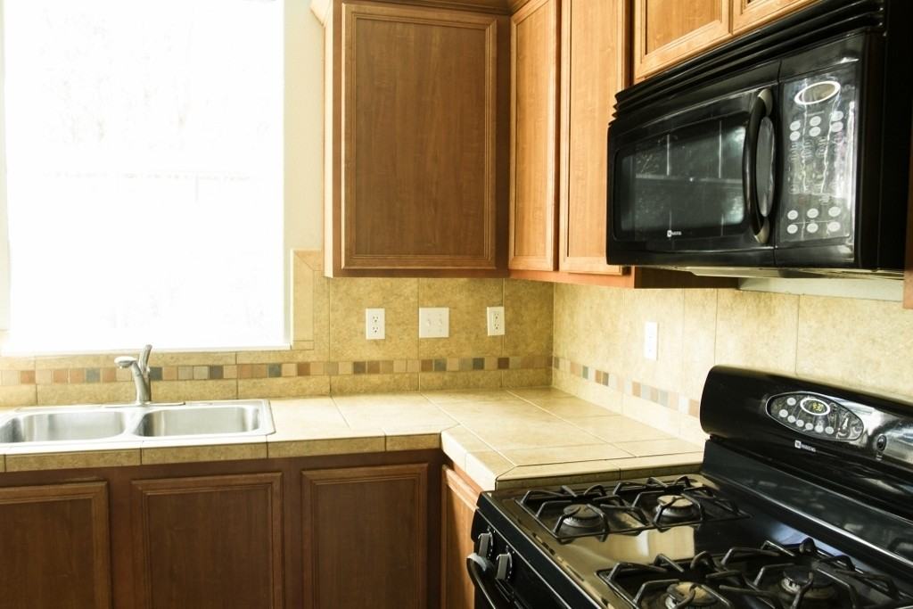 15305 Sw Diamond St - Photo 6 of 14