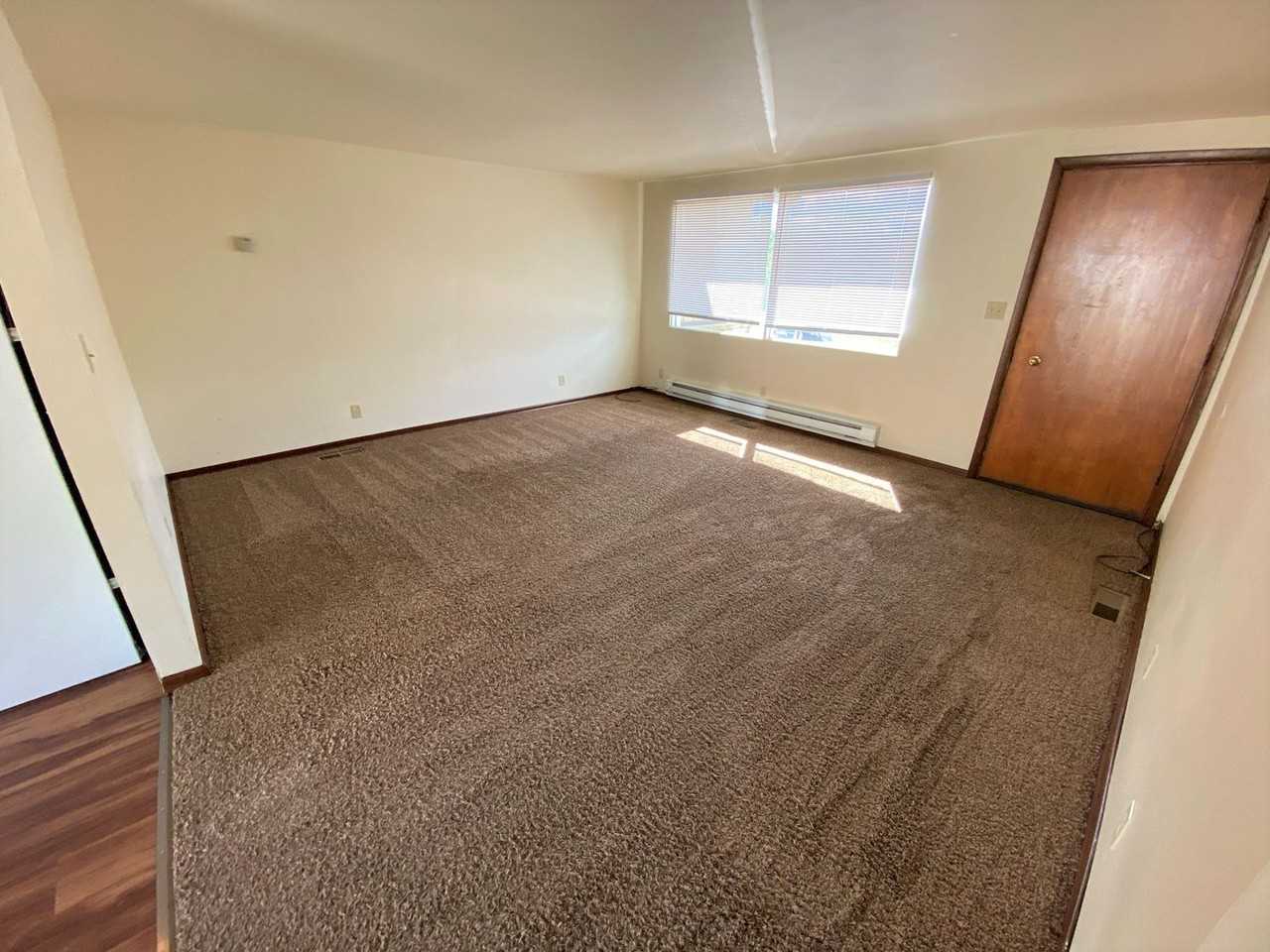208-210 N Poplar St. - Photo 3 of 22