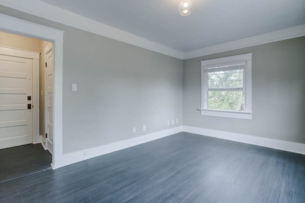 7437 N Saint Louis Ave #8 - Photo 3 of 11