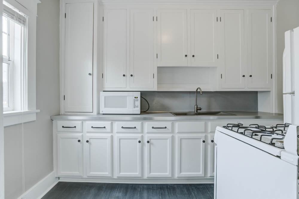 7437 N Saint Louis Ave #8 - Photo 5 of 11