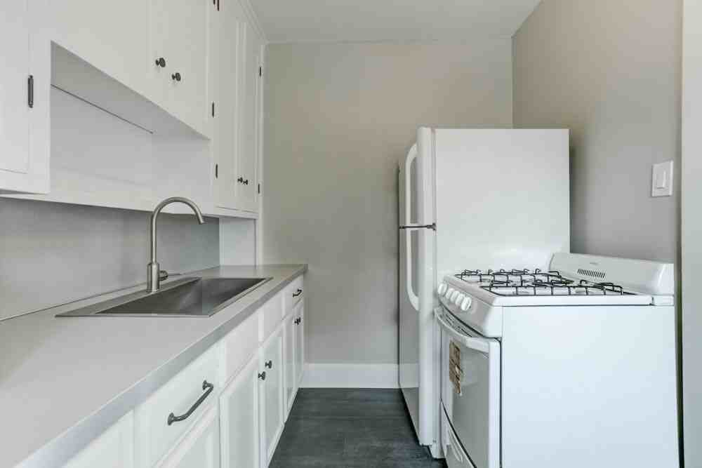 7437 N Saint Louis Ave #8 - Photo 7 of 11