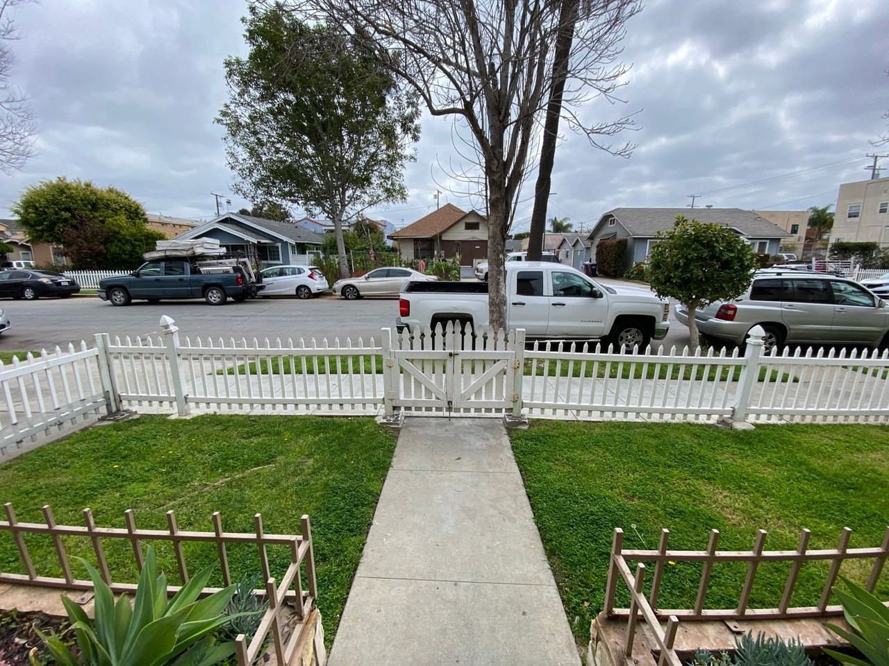 1019 - Photo 2 of 34