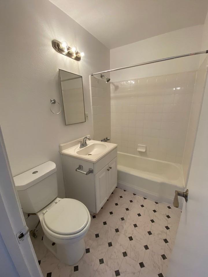 1019 - Photo 4 of 34