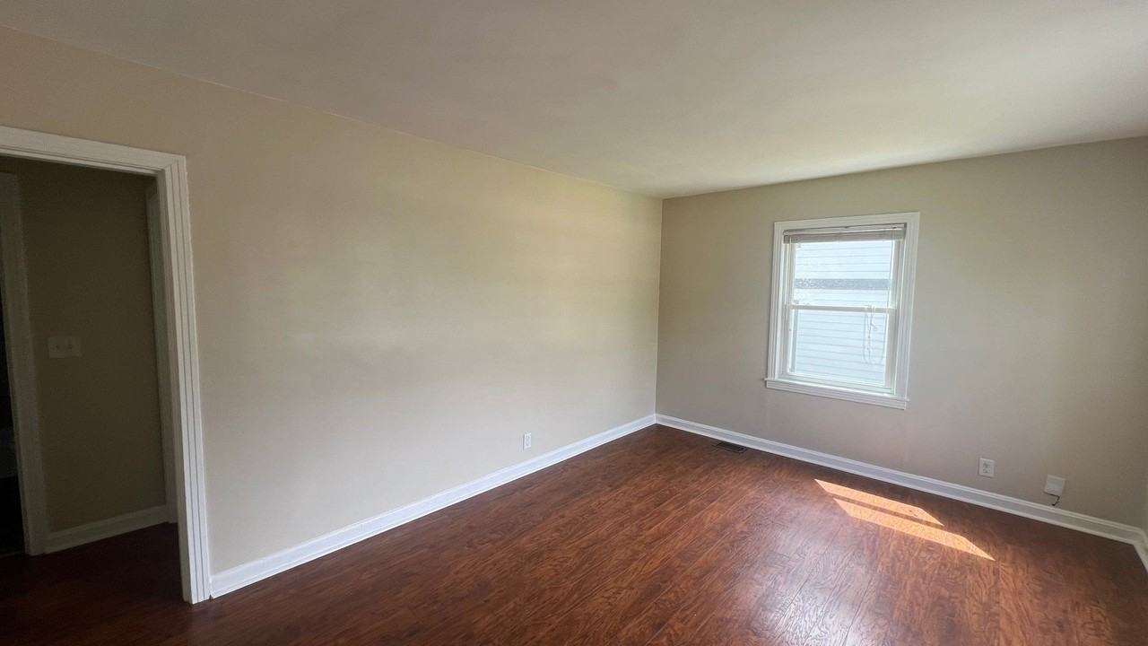625 N 9th St - Photo 3 of 13