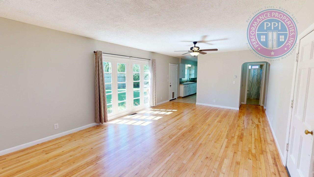 830 Ne Sunrise Ln - Photo 7 of 28