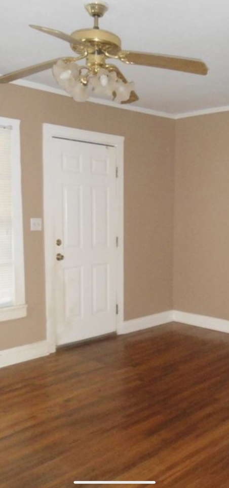 1607 Green St - Photo 2 of 4