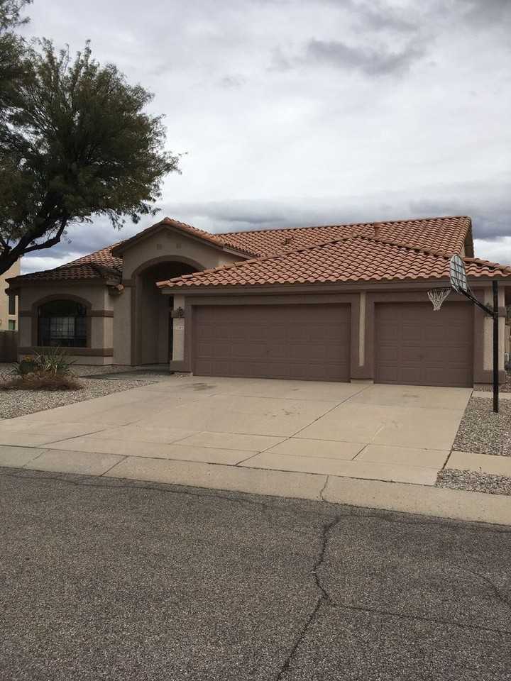 12490 N Lantern Way - Photo 2 of 23