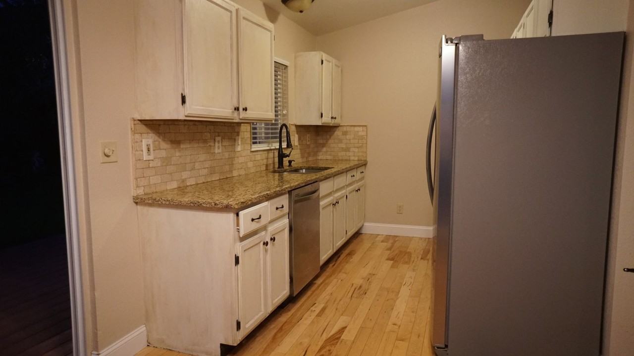 336 Brinn Ct - Photo 4 of 21