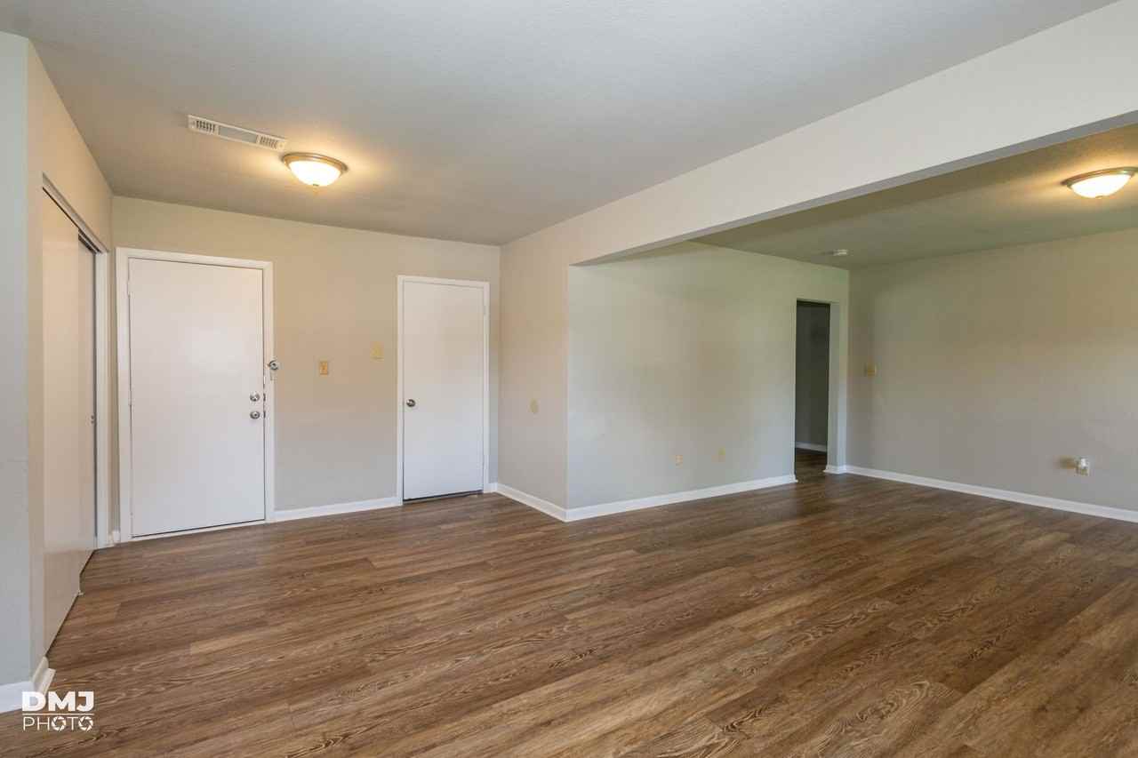3140 Boyd Ave - Photo 4 of 30