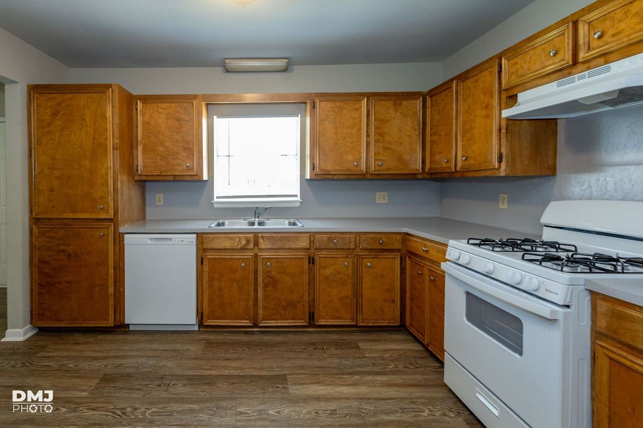 3140 Boyd Ave - Photo 6 of 30