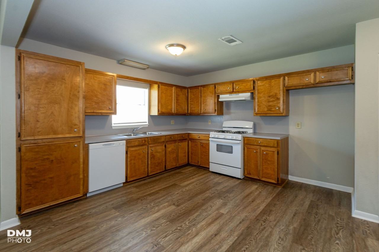 3140 Boyd Ave - Photo 7 of 30