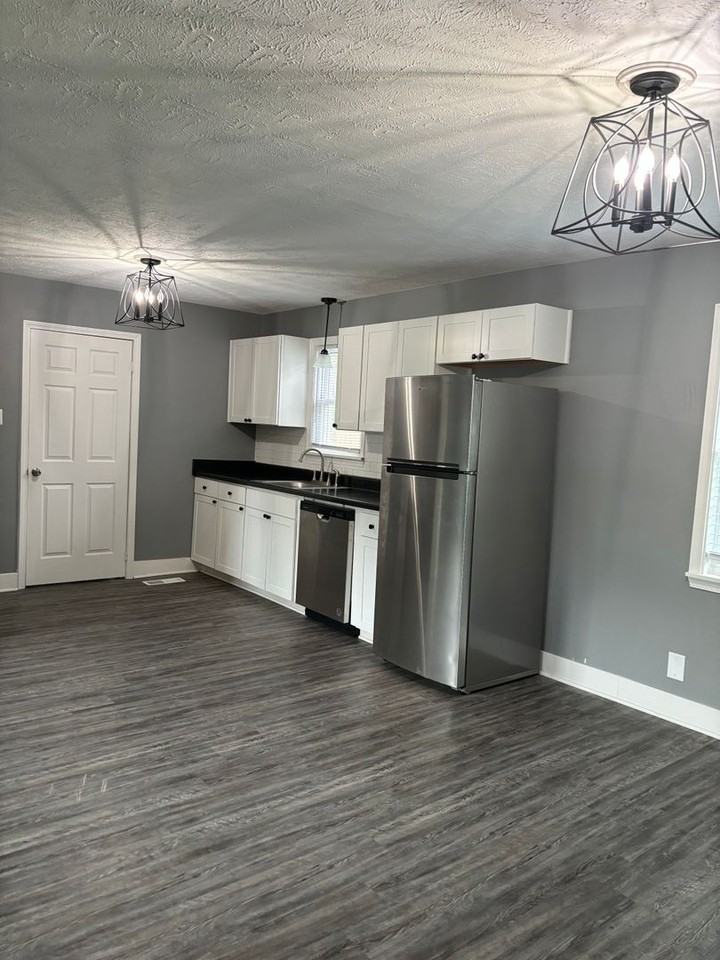 135 N Meadow Dr - Photo 5 of 15