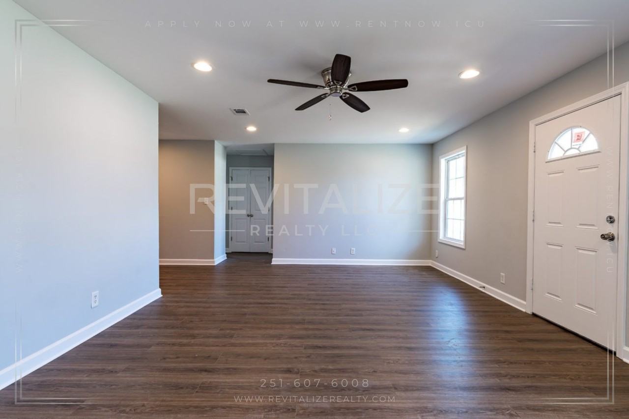 1009 W Woodlawn Dr - Photo 3 of 14