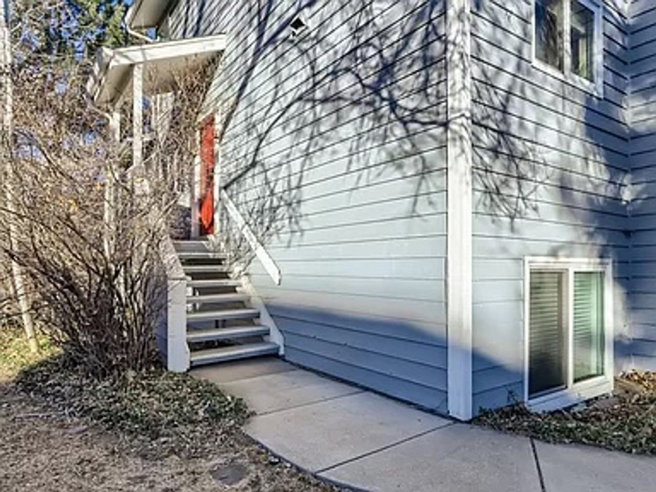 103 Mineola Ct - Photo 2 of 44