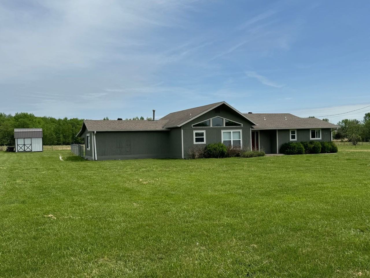 3119 Habberton Rd - Photo 2 of 21