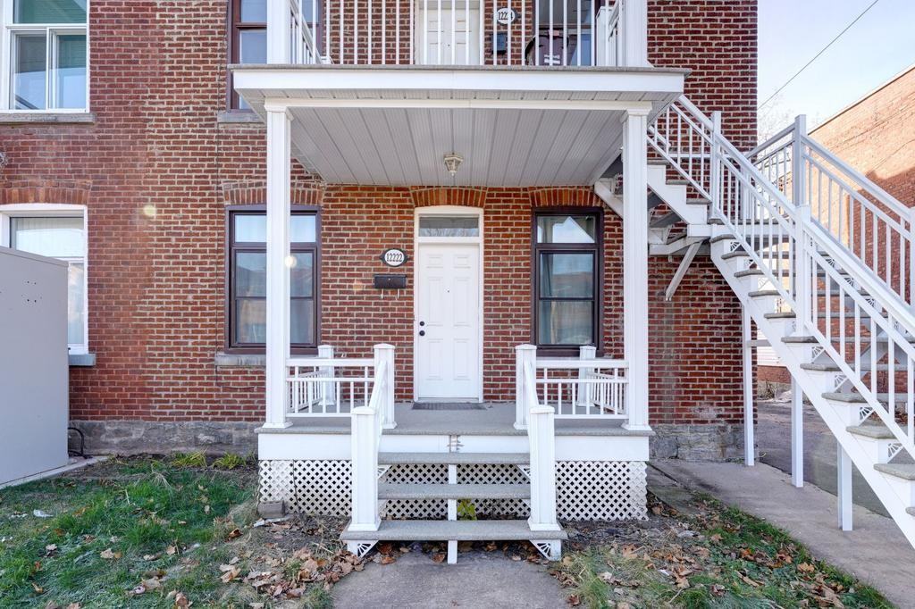 12222 Rue Lachapelle - Photo 2 of 22