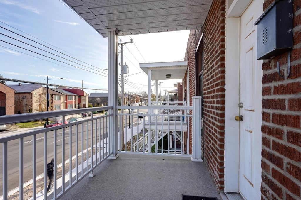 12224 Rue Lachapelle - Photo 3 of 20