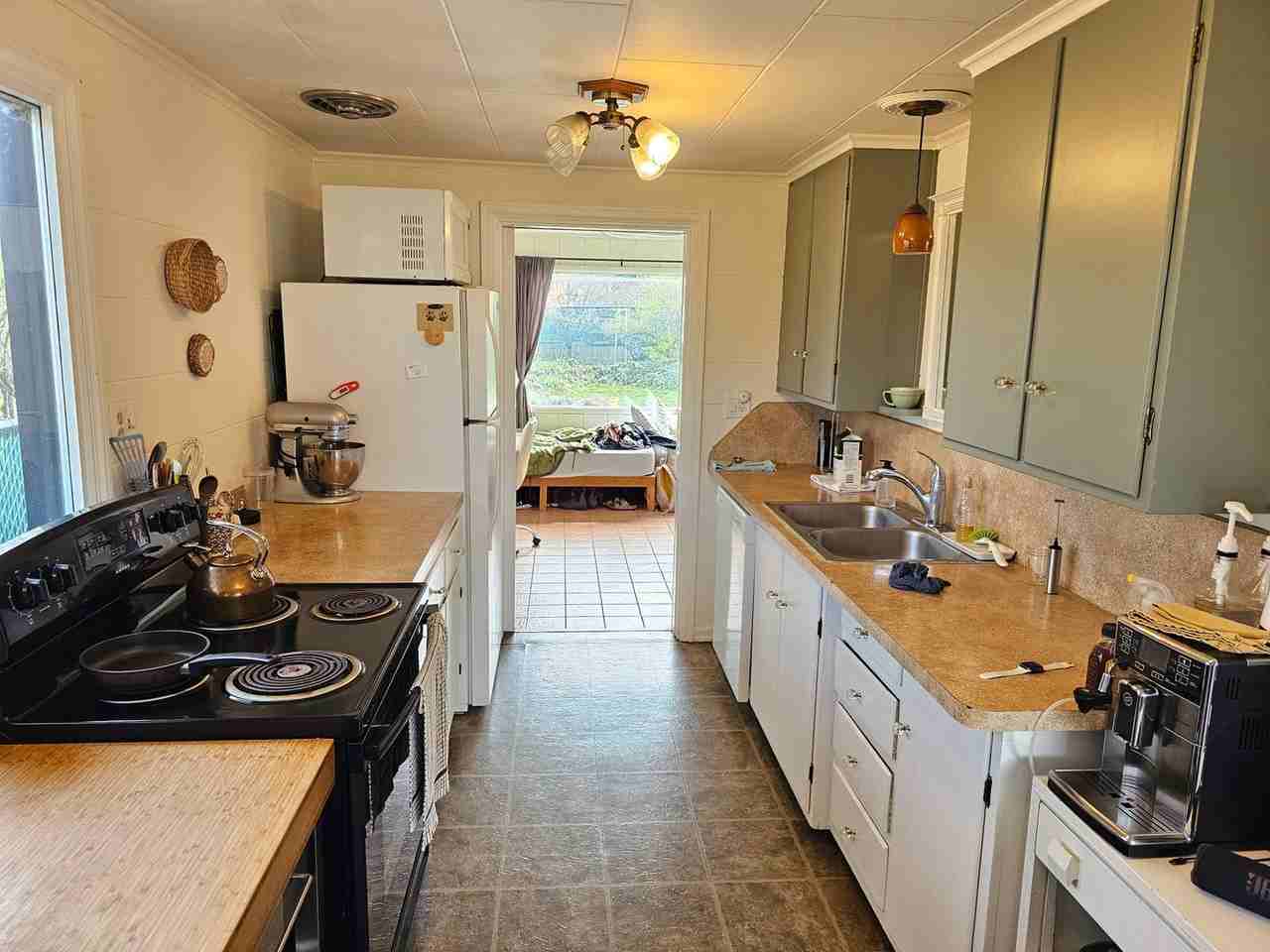 906 G Ave - Photo 4 of 12