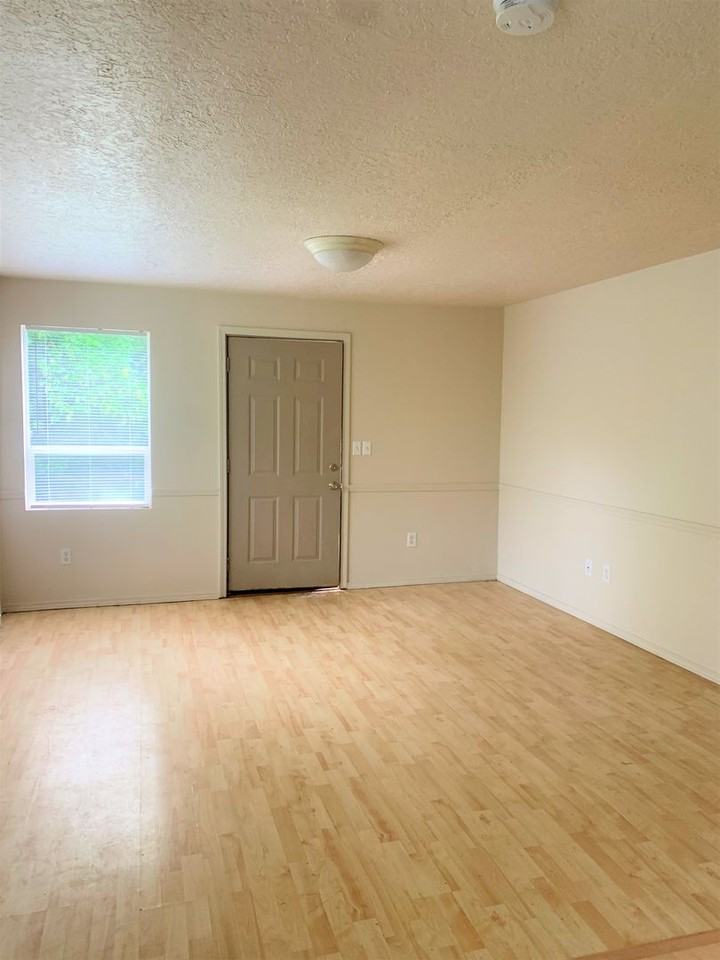 2119 Se 105th Ct - Photo 3 of 13