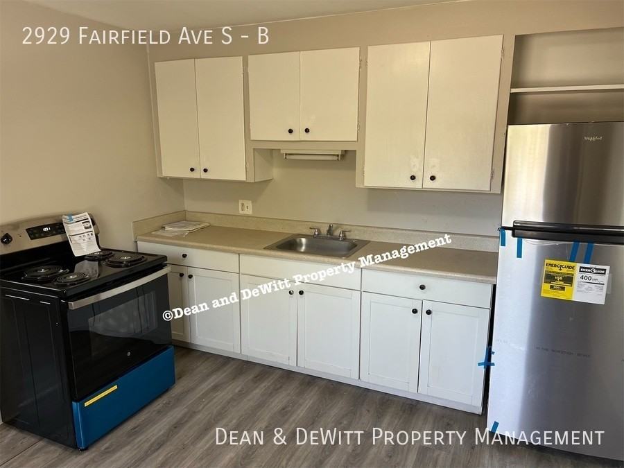 2929 Fairfield Ave S #B - Photo 7 of 16