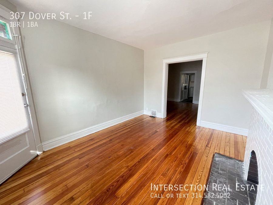 307 Dover St #1F - Photo 3 of 8