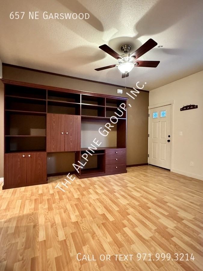 657 Ne Garswood Ln - Photo 3 of 17