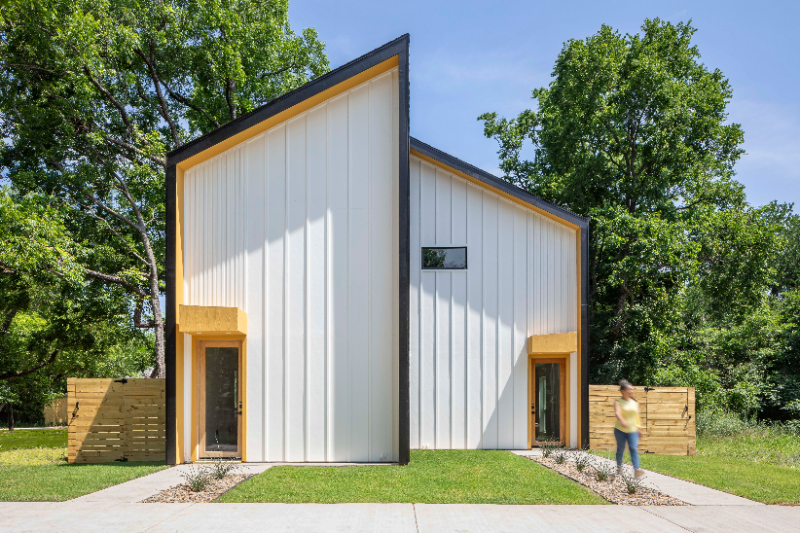 605 E 7th St #2 - Photo 2 of 23