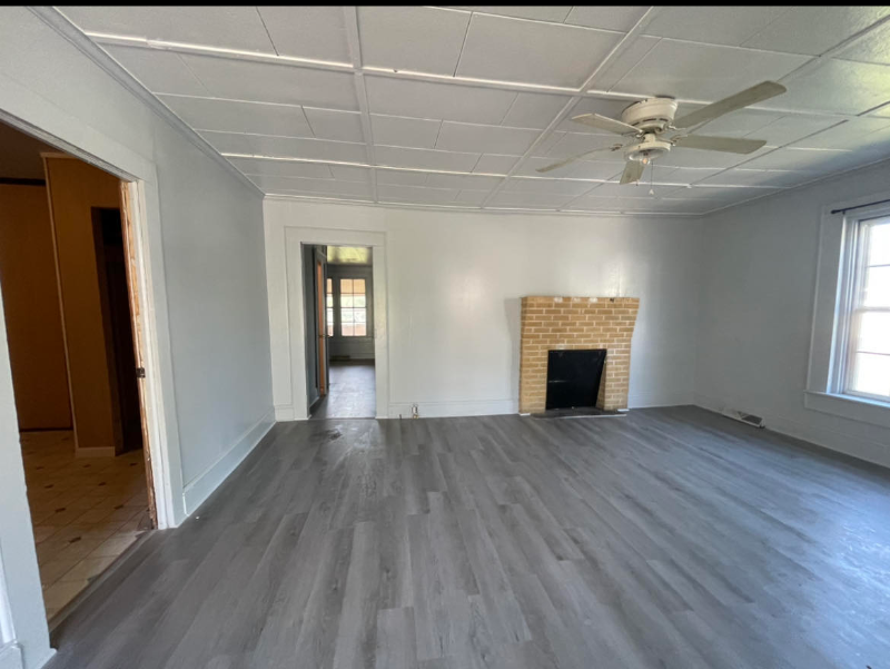 213 Cline St - Photo 3 of 9