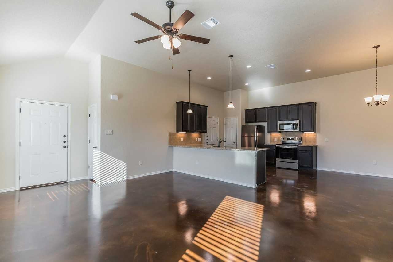 205 Kaspar Way - Photo 3 of 41