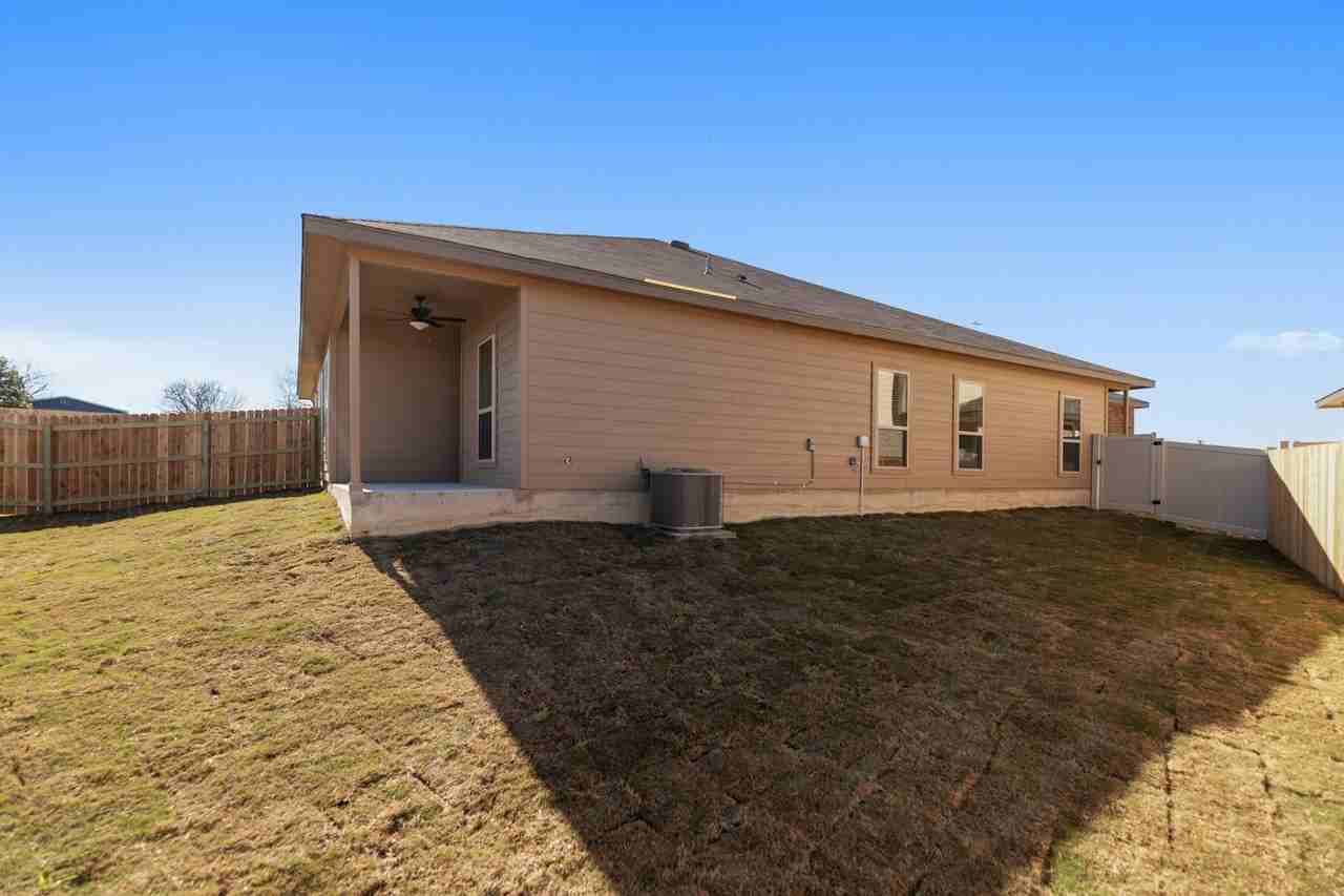 205 Kaspar Way - Photo 4 of 41