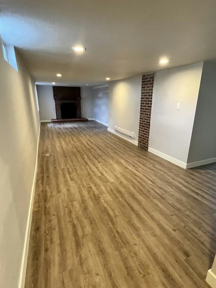 1987 Plumas, Unit 2- Downstairs - Photo 5 of 10