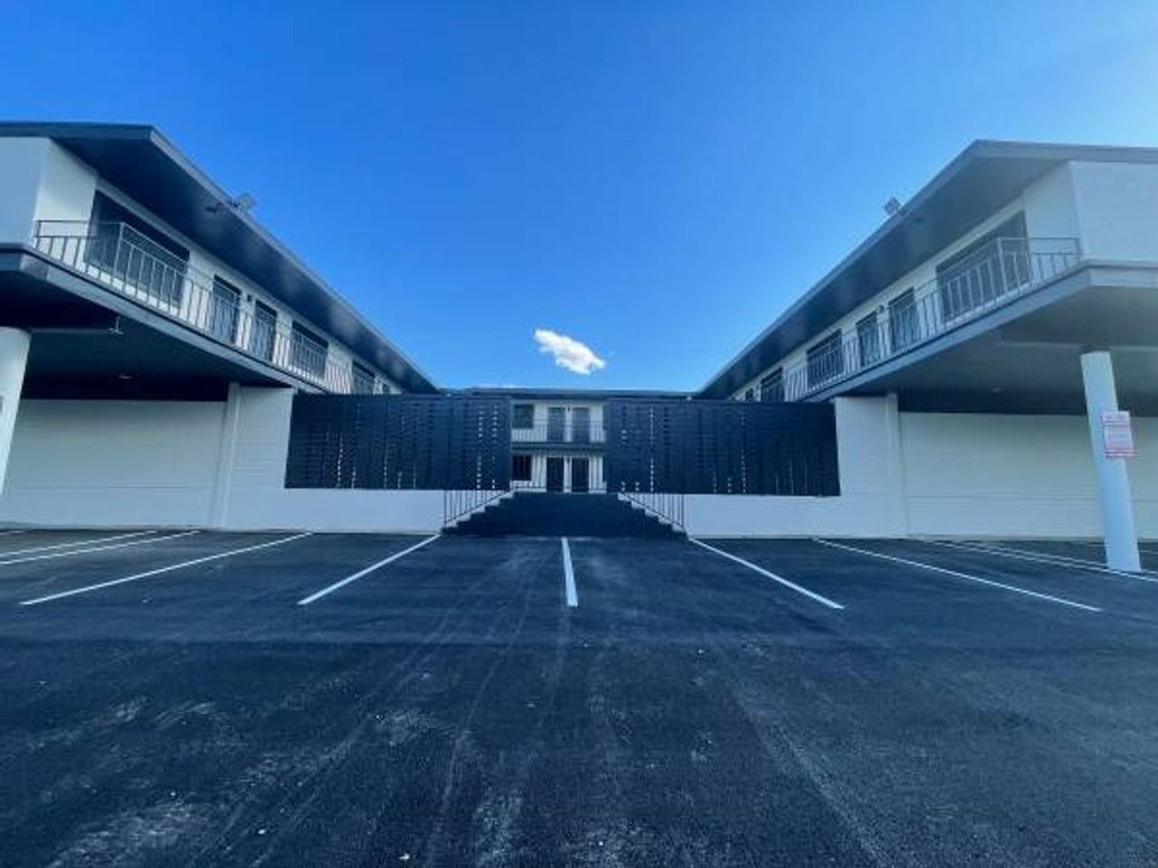 Eleanor Apartments - Photo 2 of 27